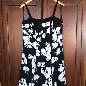 White House Black Market Black Pleated Maxi Dress Spaghetti Straps Floral Sz 8